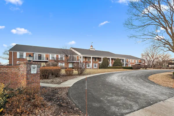 $179,900 | 3001 West Heritage Drive, Unit 106, Joliet, IL 60435