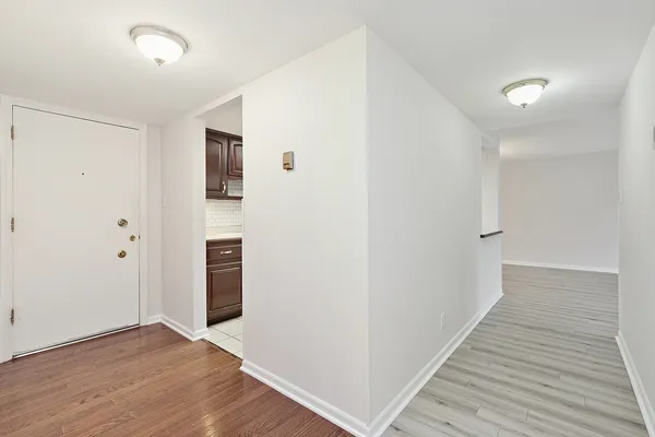 $179,900 | 3001 West Heritage Drive, Unit 106, Joliet, IL 60435