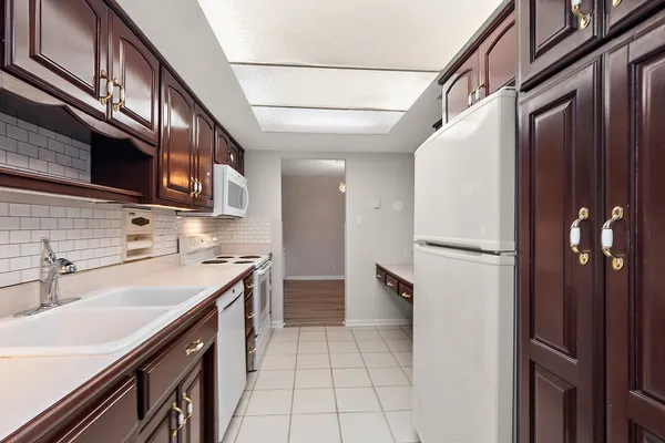 $179,900 | 3001 West Heritage Drive, Unit 106, Joliet, IL 60435