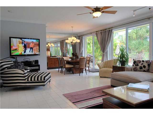 1010 Marble Way Boca Raton, FL 33432 - Photo 3 of 25 Family/Great Room