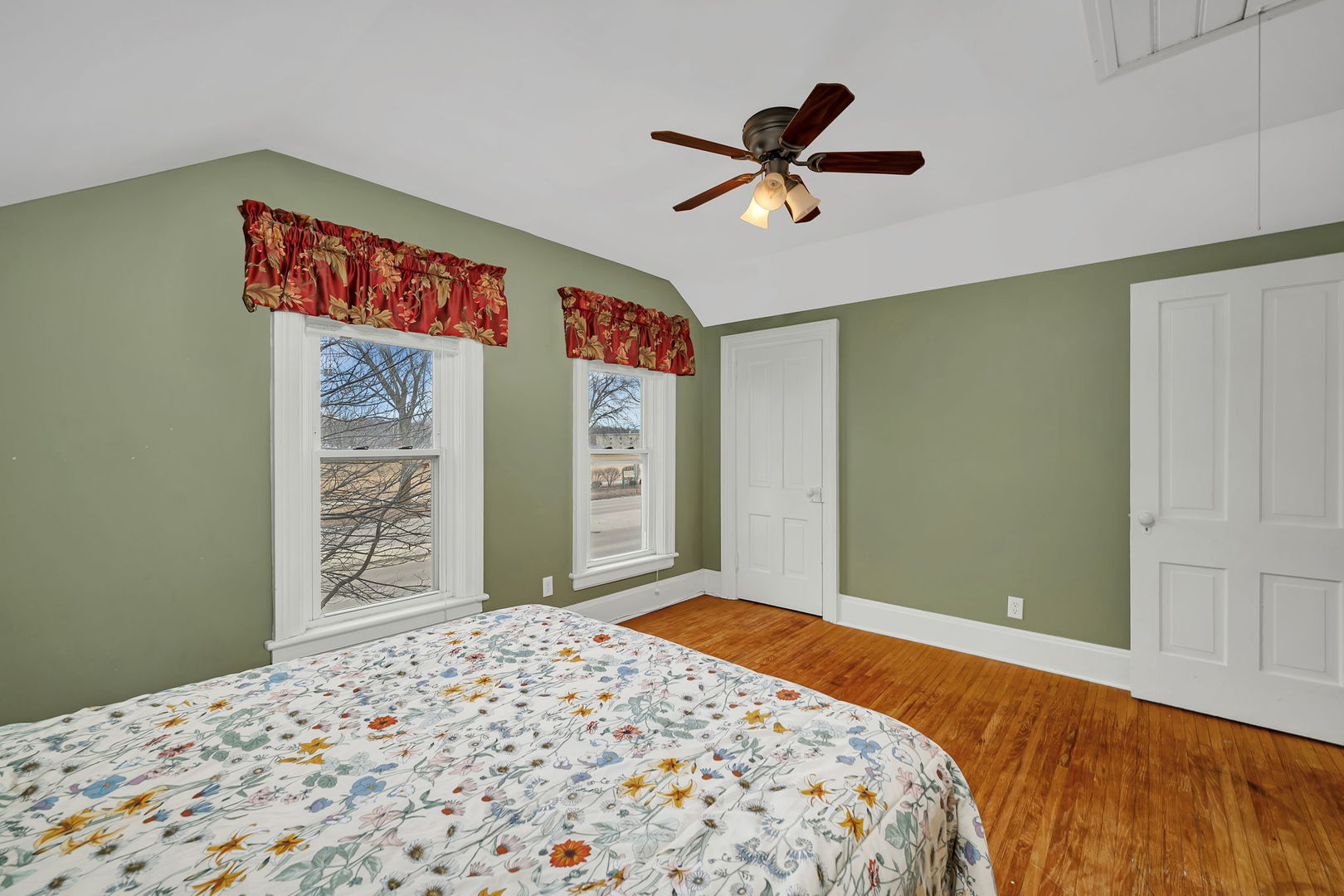 565 East Norris Drive Ottawa, IL 61350 - Photo 19 of 42 a bedroom with a bed and a dresser