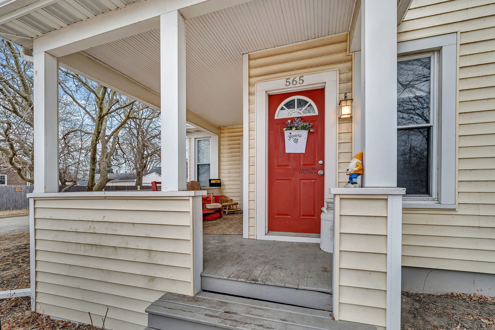 565 East Norris Drive Ottawa, IL 61350 - Photo 2 of 42 a view of front door of house