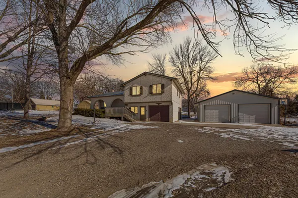 $365,000 | 51489 Southridge Lane, Waterville, MN 56096
