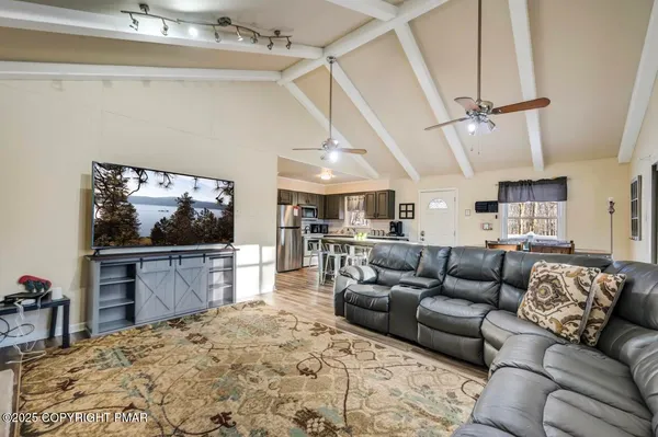 $364,000 | 124 Fern Ridge Road, Blakeslee, PA 18610