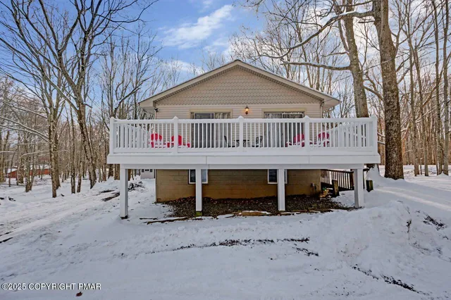 $369,000 | 124 Fern Ridge Road, Blakeslee, PA 18610