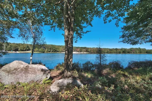 $369,000 | 124 Fern Ridge Road, Blakeslee, PA 18610