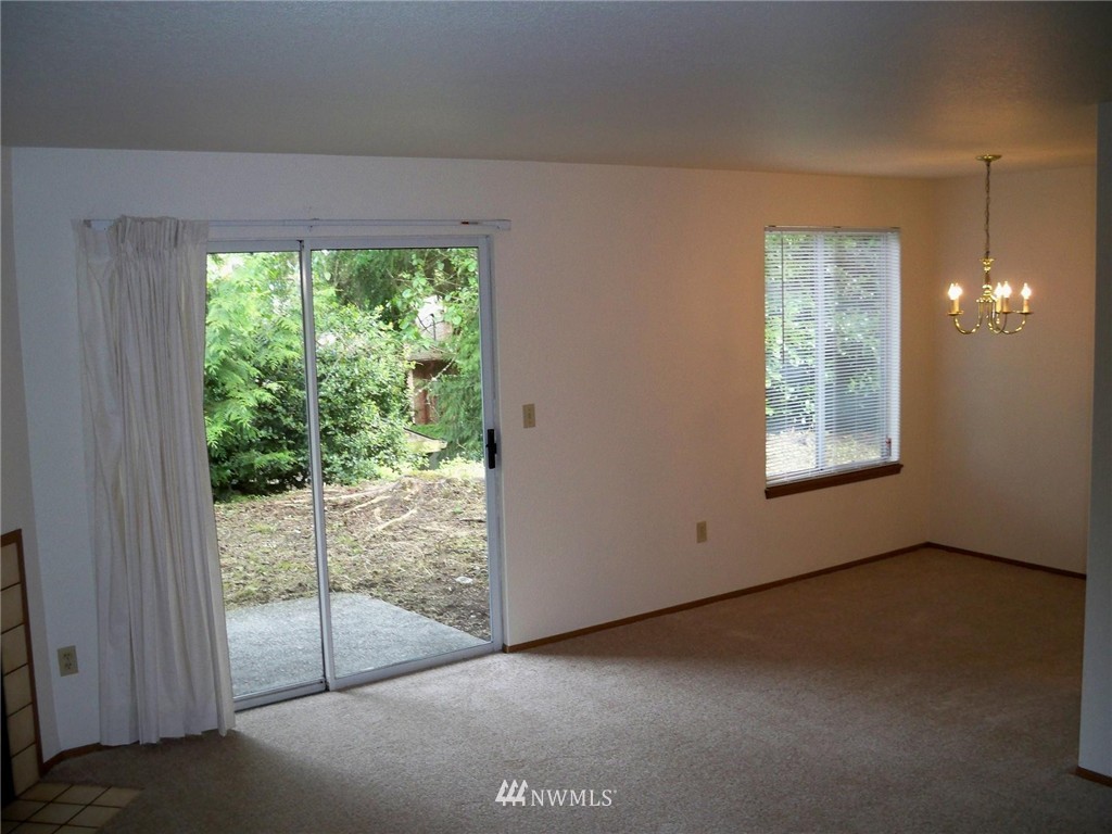 9012 236th Street Southwest Edmonds, WA 98026 - Photo 6 of 8 Gallery Image 6