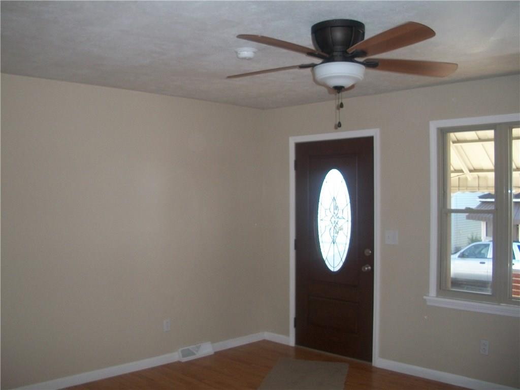 607 Roup Street Tarentum, PA 15084 - Photo 3 of 18 Gallery Image 3