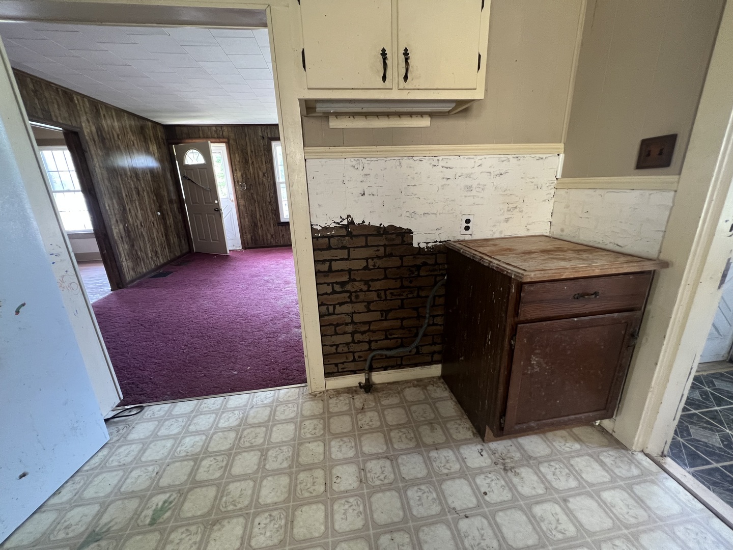 529 North 2nd Street Watseka, IL 60970 - Photo 6 of 16 a view of water heater room