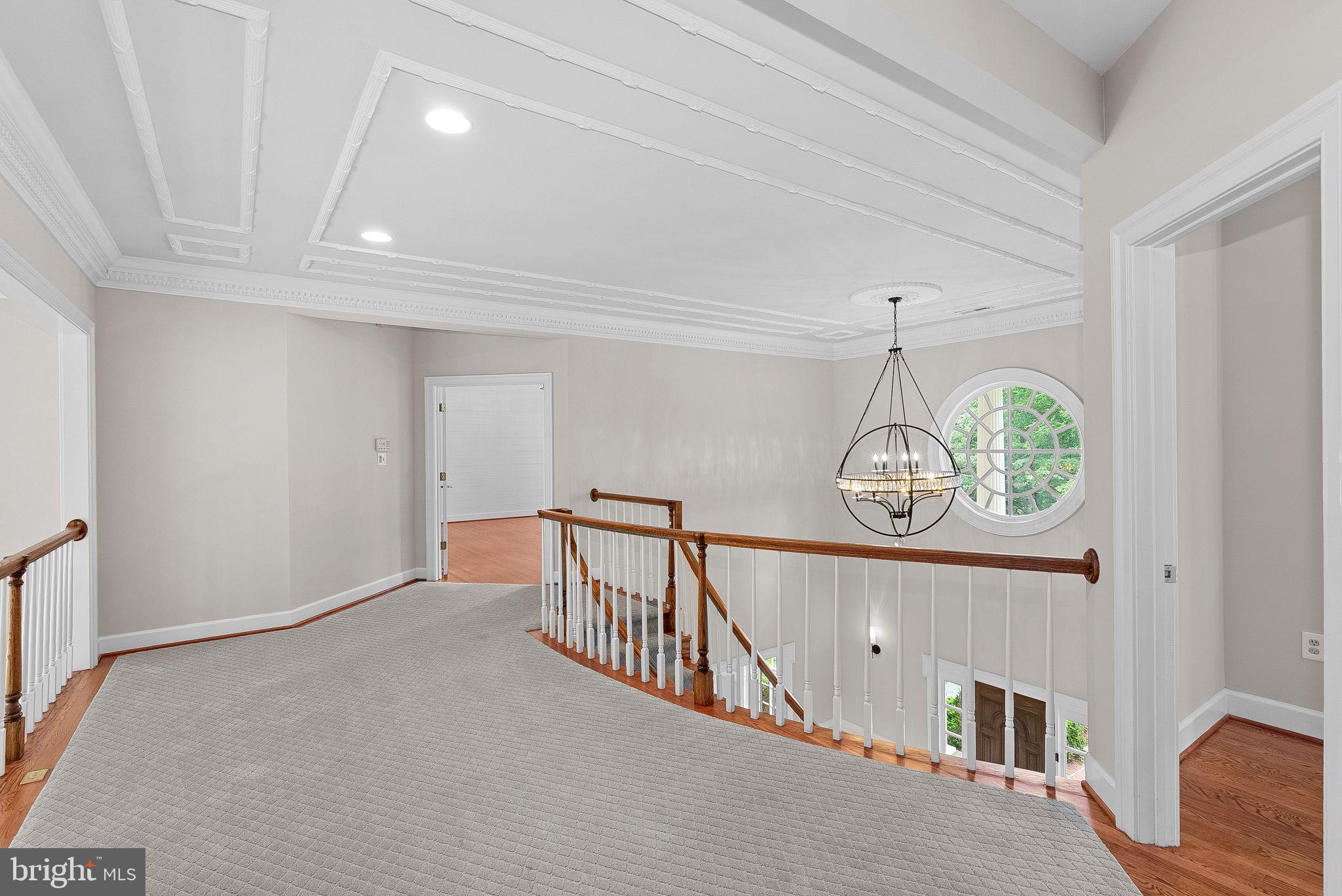 190 Falcon Ridge Road Great Falls, VA 22066 - Photo 35 of 122 Upper Level Hallway