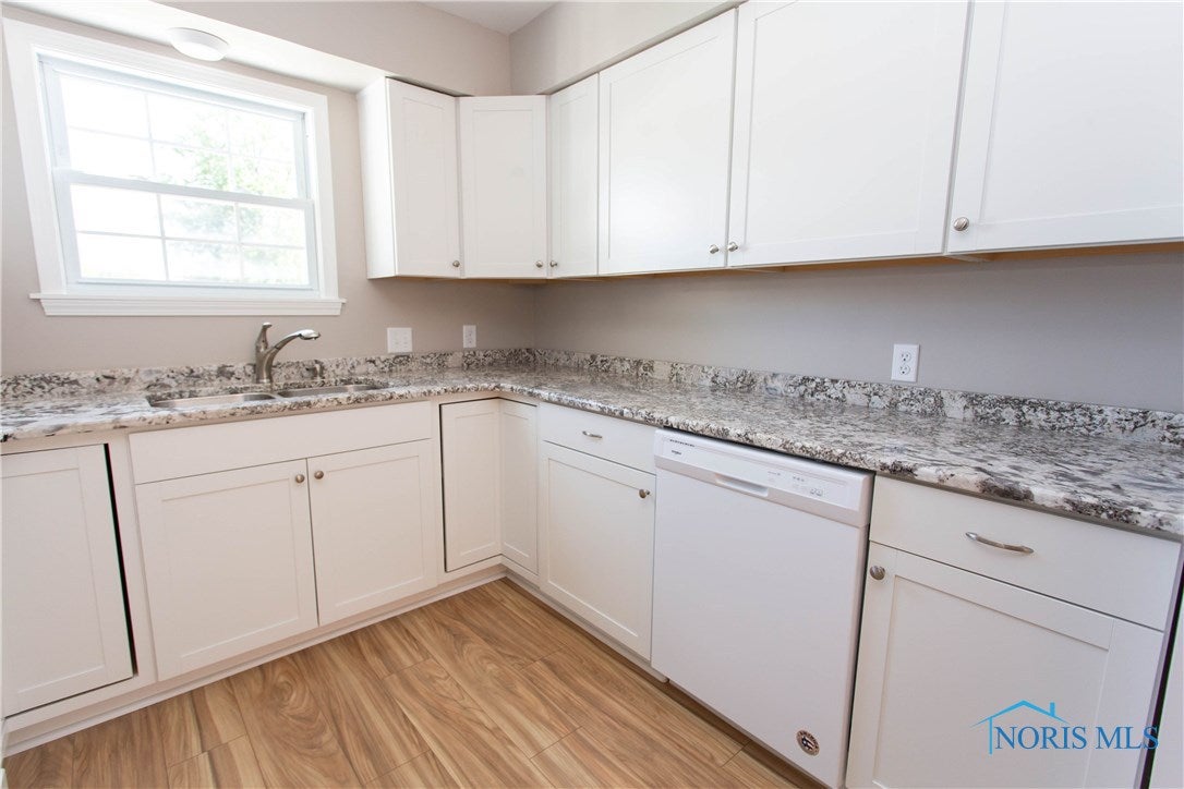3211 Brown Road Oregon, OH 43616 - Photo 9 of 36 Gallery Image 9
