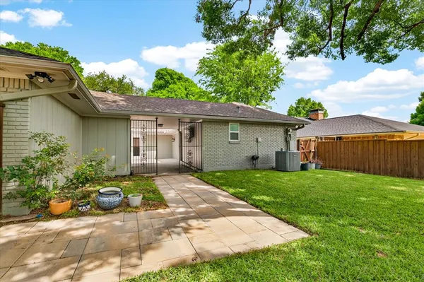 $3,700 | 9624 Atherton Drive, Dallas, TX 75243