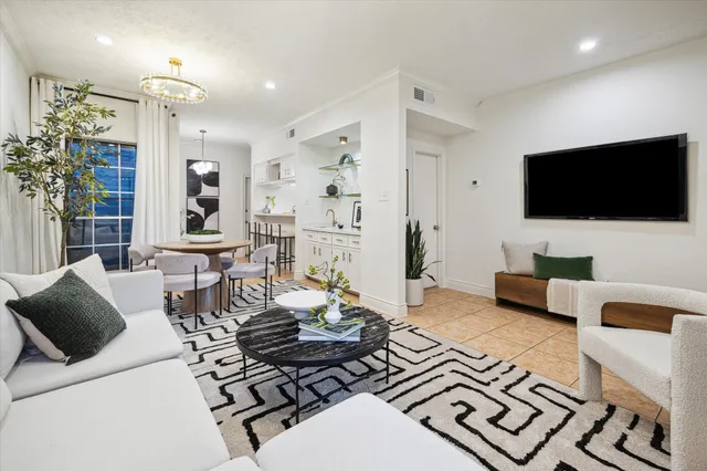 $2,900 | 6721 Belmont Street, West University Place, TX 77005