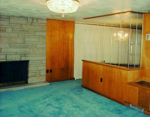 253 Emerson Road Pittsburgh, PA 15209 - Photo 3 of 8 Living Room.