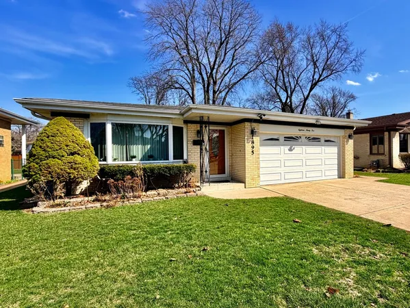 $3,200 | 1895 Birch Street, Des Plaines, IL 60018