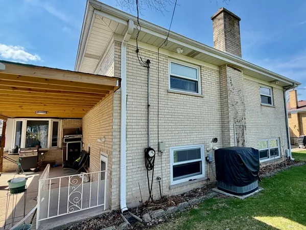 $3,200 | 1895 Birch Street, Des Plaines, IL 60018