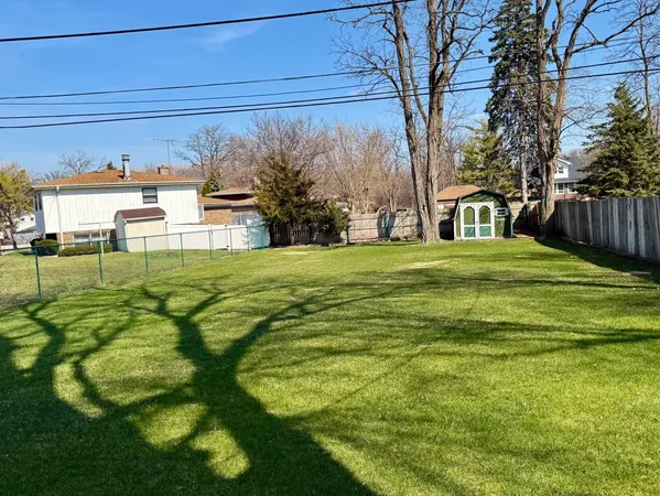 $3,200 | 1895 Birch Street, Des Plaines, IL 60018