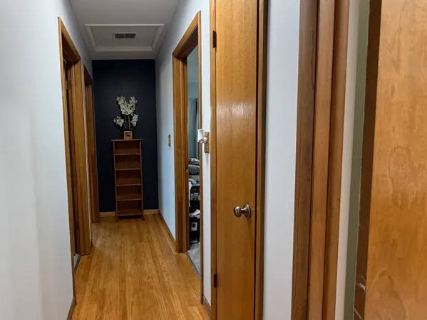 $3,200 | 1895 Birch Street, Des Plaines, IL 60018