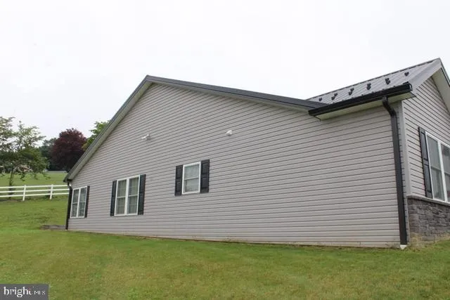 $2,000 | 775 Alandale Drive, Chambersburg, PA 17202