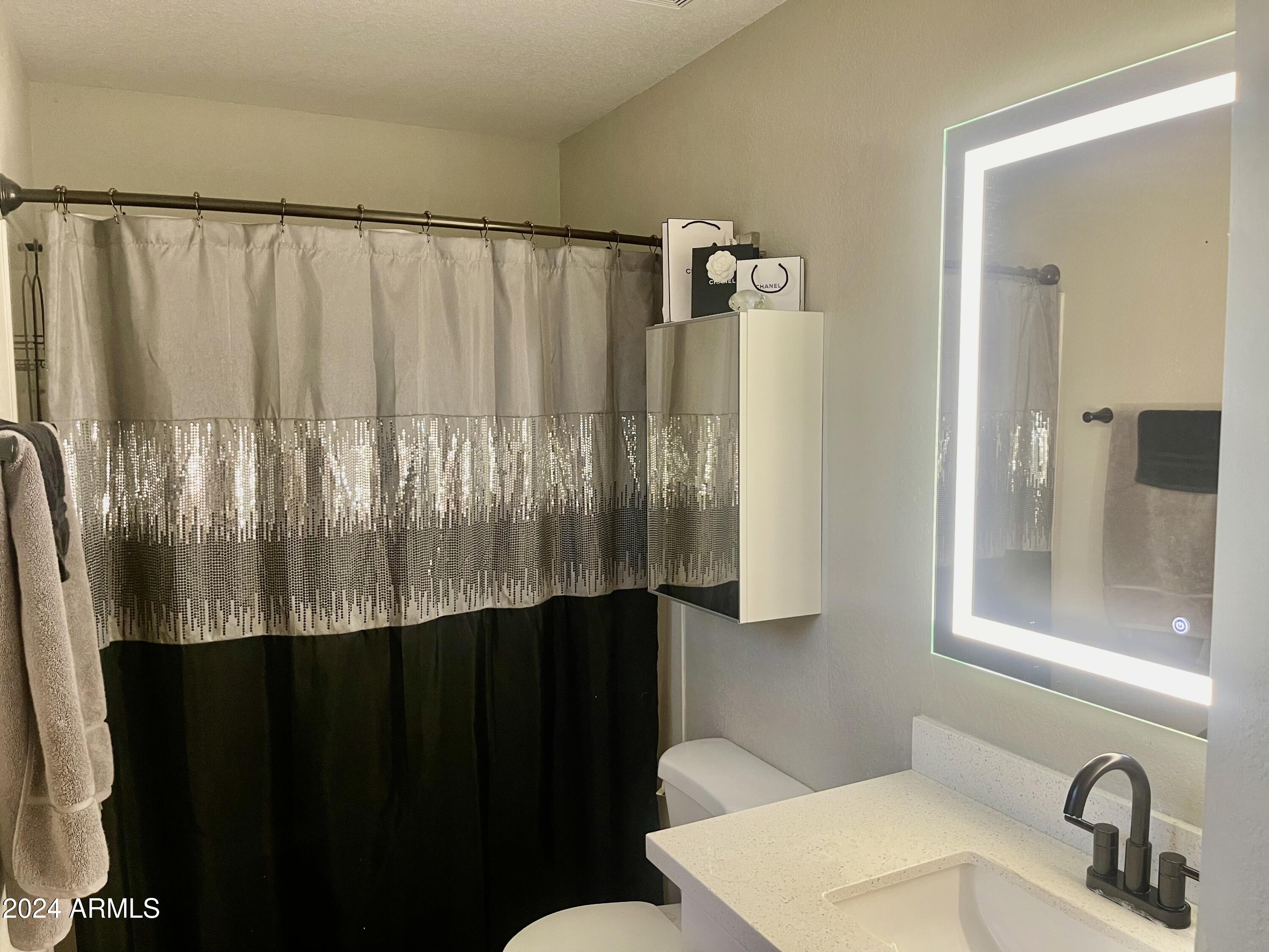 2257 West Roeser Road Phoenix, AZ 85041 - Photo 7 of 14 9EE39DD5-0944-4A98-963B-AAE4AAEA8ABB