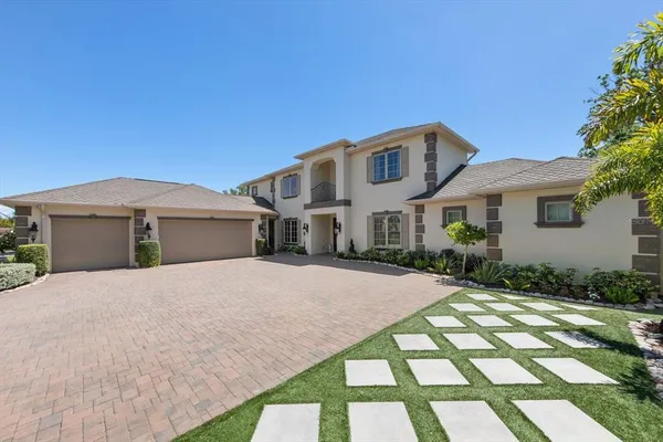 $2,950,000 | 305 Eastleigh Drive, Belleair, FL 33756