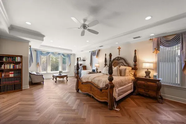$2,950,000 | 305 Eastleigh Drive, Belleair, FL 33756
