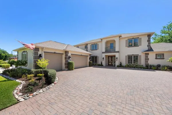 $2,950,000 | 305 Eastleigh Drive, Belleair, FL 33756