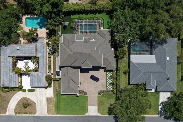 $2,950,000 | 305 Eastleigh Drive, Belleair, FL 33756