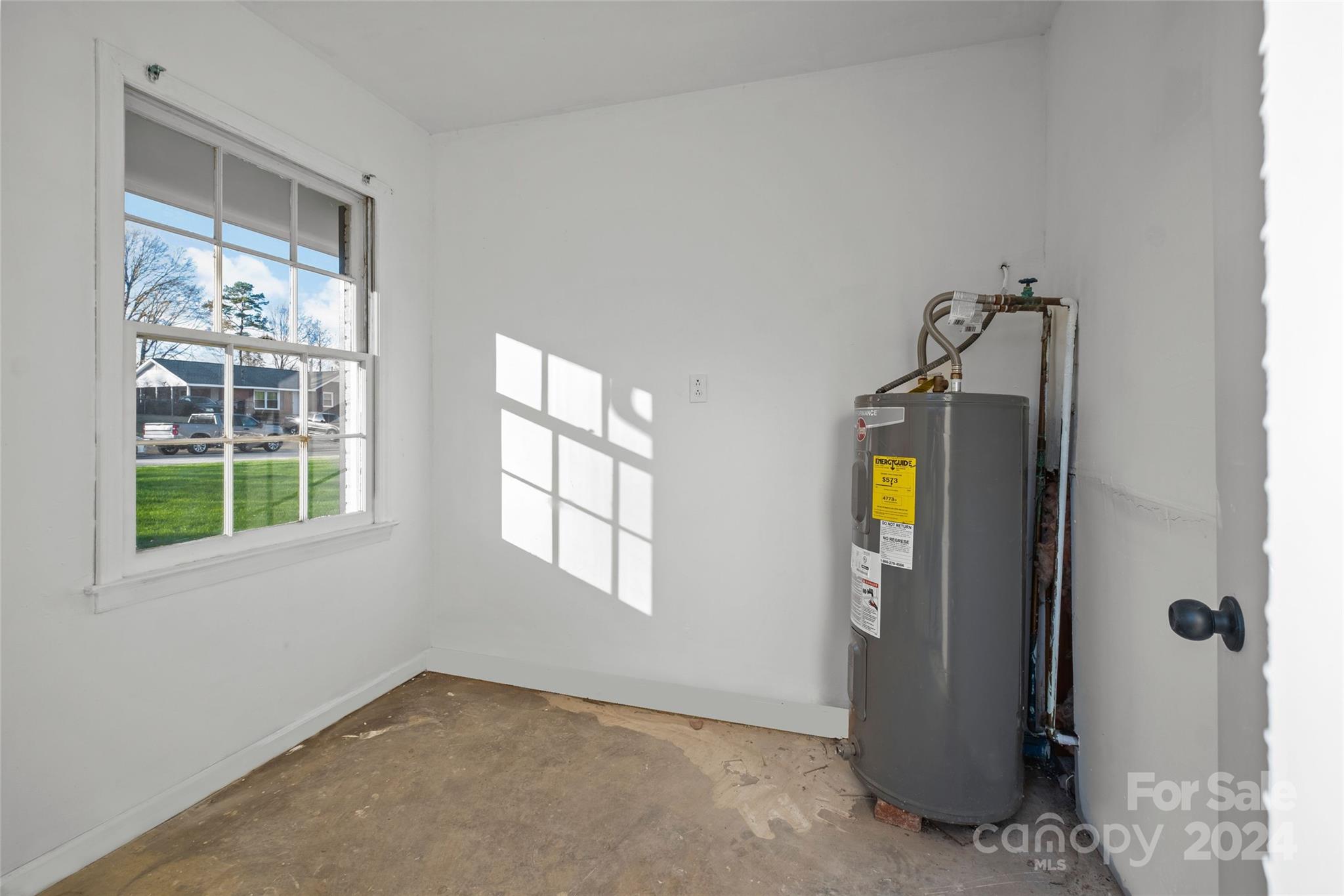 5808 Woody Grove Road Indian Trail, NC 28079 - Photo 25 of 30 an empty room that has a window