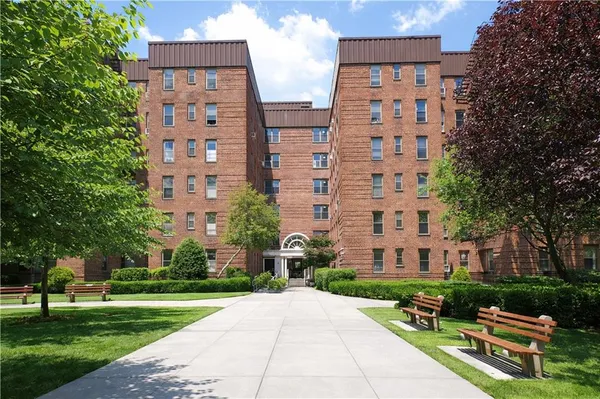 $210,000 | 2170 Brigham Street, Unit 4C | Sheepshead Bay