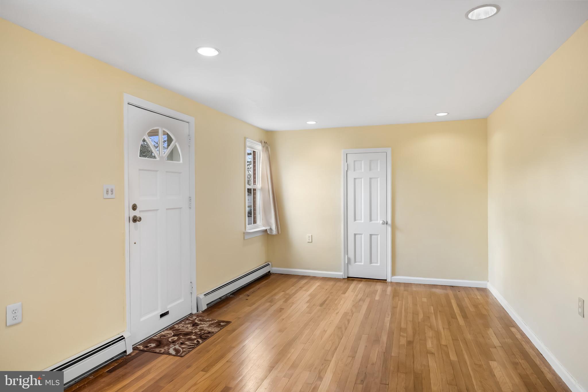 33 Lejune Road Cinnaminson, NJ 08077 - Photo 2 of 28 Living Room
