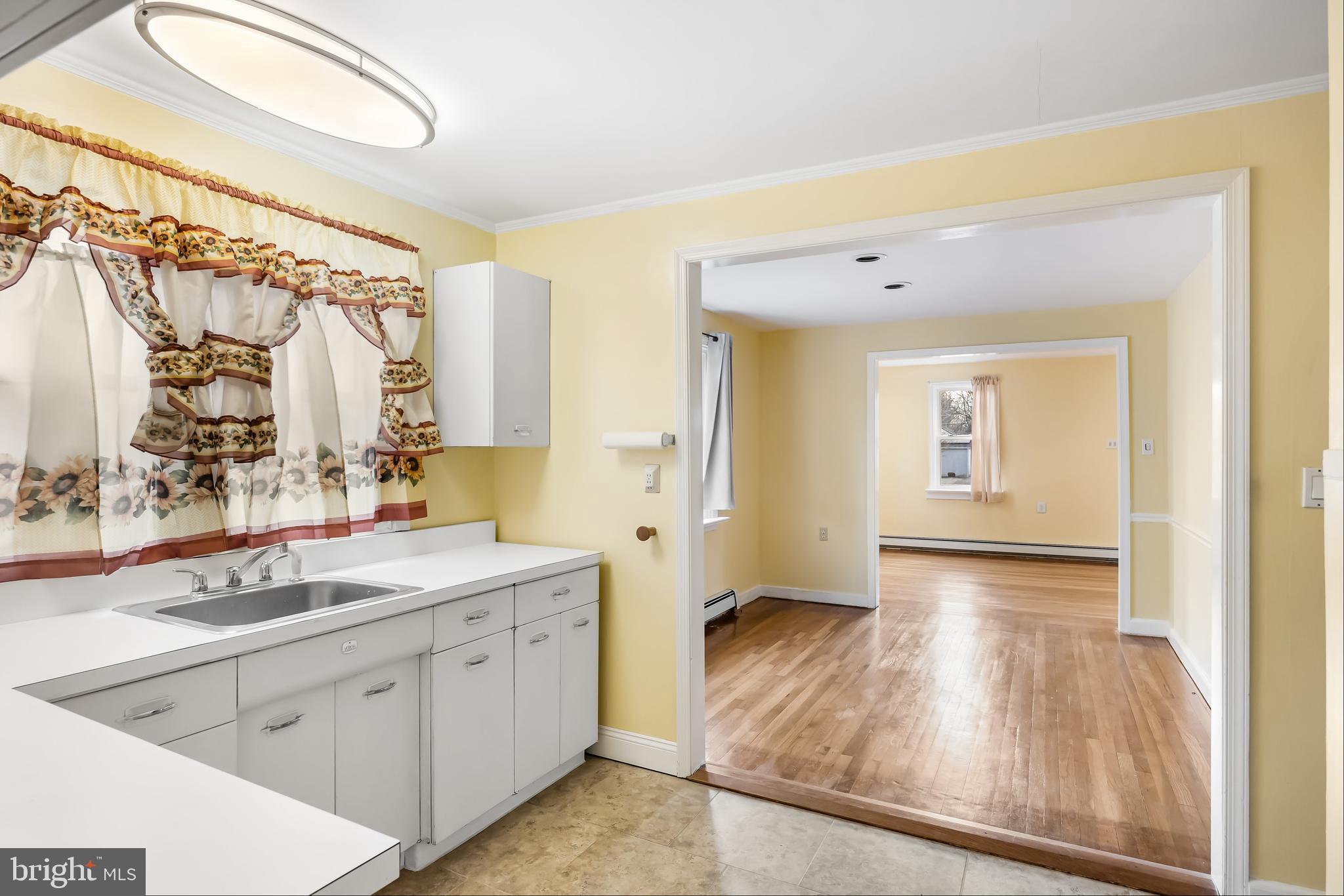 33 Lejune Road Cinnaminson, NJ 08077 - Photo 10 of 28 Kitchen