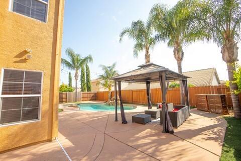 1180 Sanborn Road Yuba City, CA 95993 - Photo 24 of 26 a view of a chair and tables in the patio