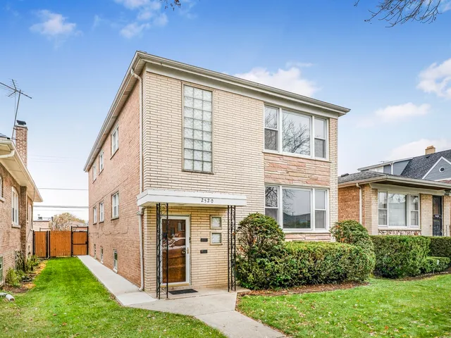 $2,050 | 2520 North Neva Avenue, Unit 1, Chicago, IL 60707