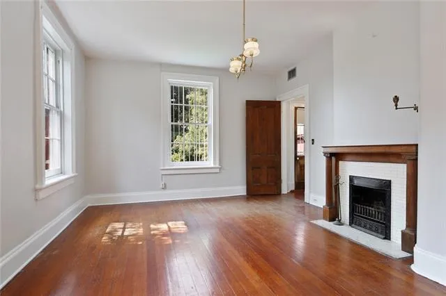 $3,500 | 2319 Magazine Street, New Orleans, LA 70130