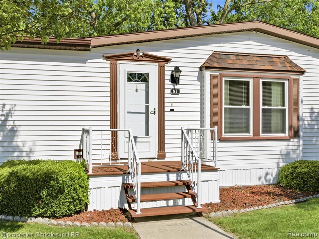 3333 Ravenswood Road, Unit 81 Marysville, MI 48040 - Photo 3 of 30