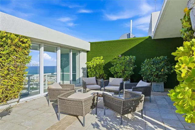 $28,900,000 | 450 Alton Road, Unit PH1, Miami Beach, FL 33139