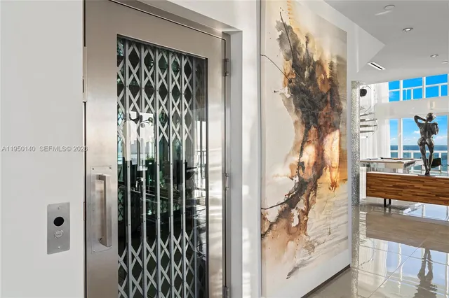 $28,900,000 | 450 Alton Road, Unit PH1, Miami Beach, FL 33139