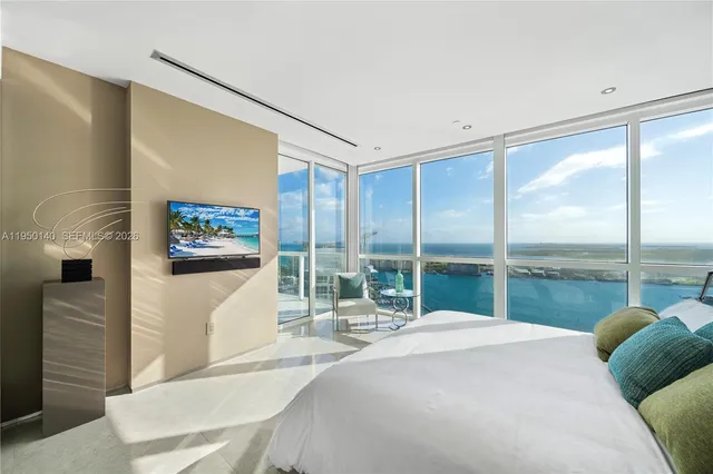 $28,900,000 | 450 Alton Road, Unit PH1, Miami Beach, FL 33139