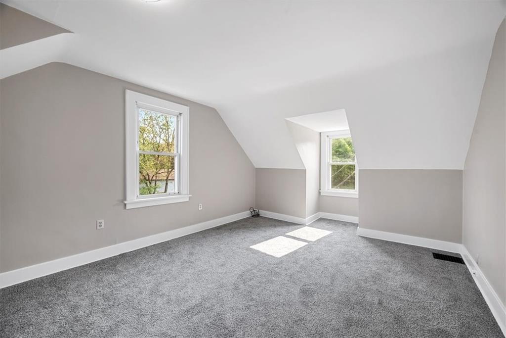 373 Goldsmith Road Pittsburgh, PA 15237 - Photo 24 of 40 an empty room with windows