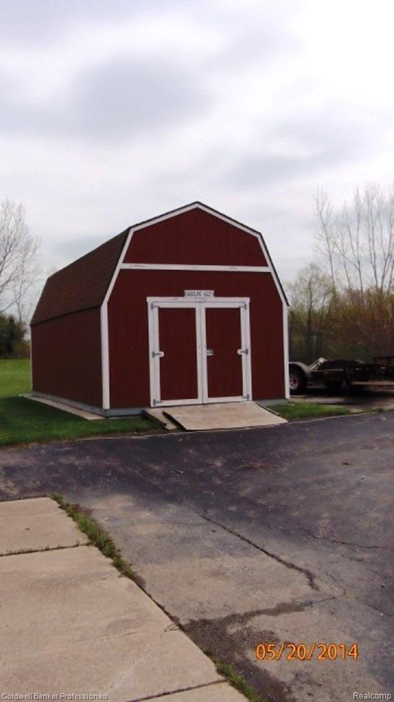 6300 Patrick Road North Branch, MI 48461 - Photo 7 of 20 6300 Patrick shed.jpg