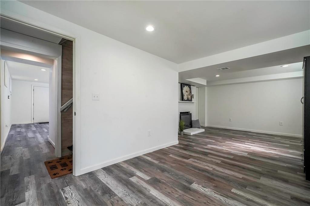 1073 Crest Drive Crescent, PA 15046 - Photo 20 of 33 a view of an empty room and window