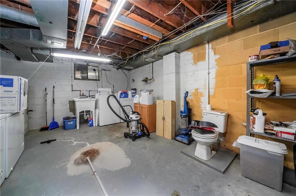 1073 Crest Drive Crescent, PA 15046 - Photo 27 of 33 a view of a room with gym equipment