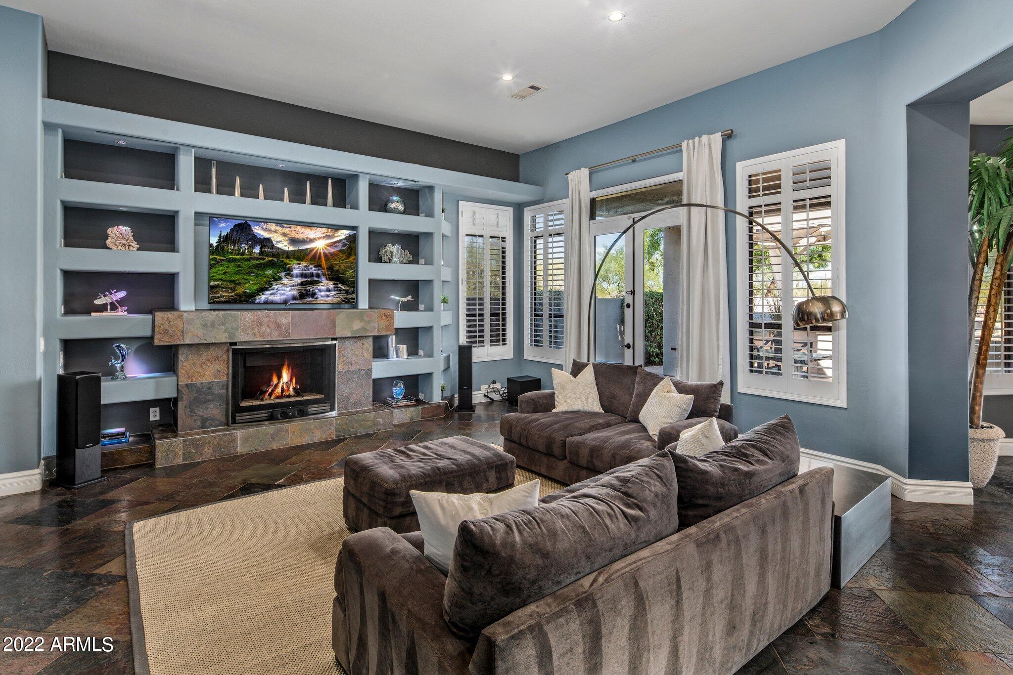 5222 East Hashknife Road Phoenix, AZ 85054 - Photo 16 of 52 Family Room