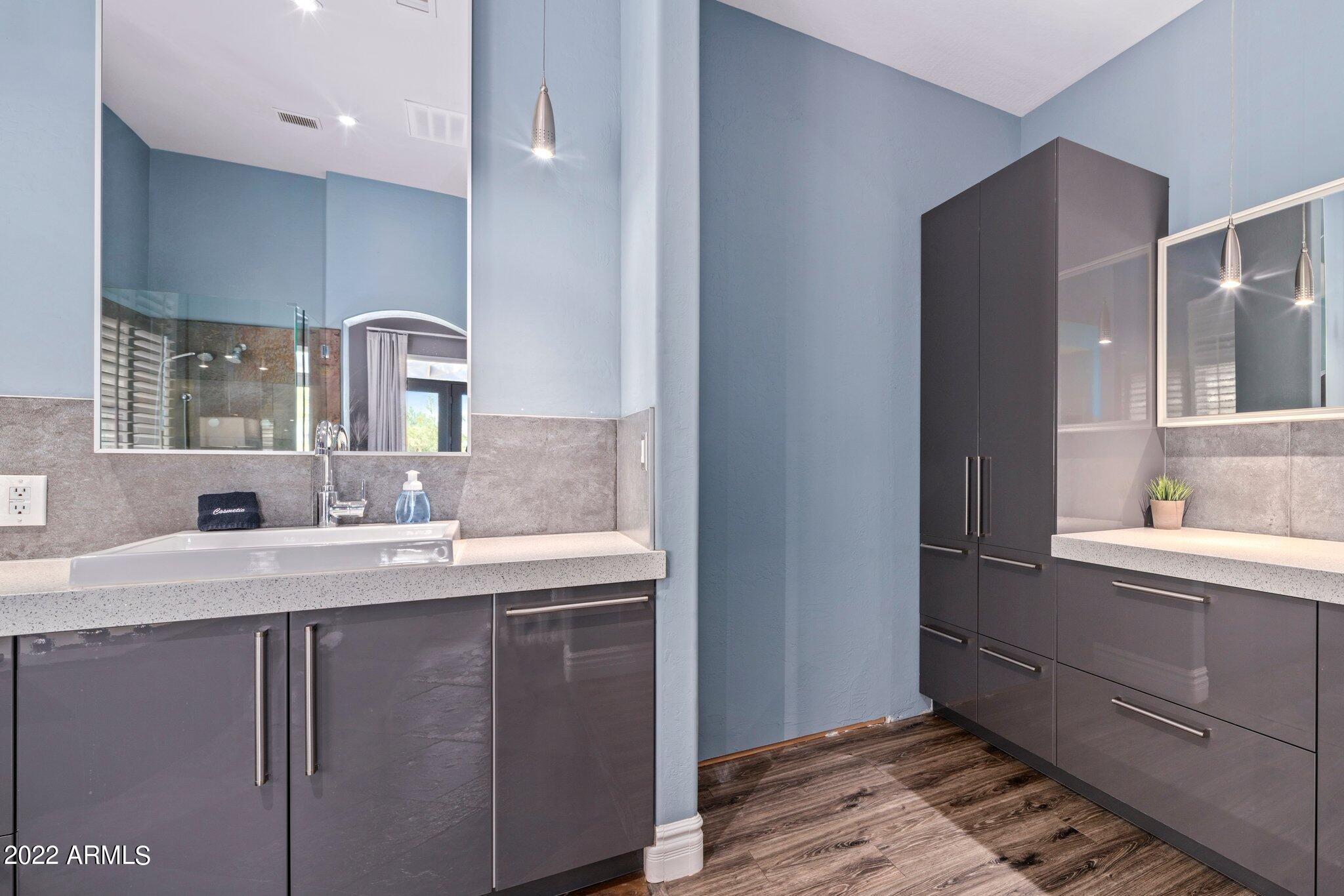 5222 East Hashknife Road Phoenix, AZ 85054 - Photo 25 of 52 Master Bathroom