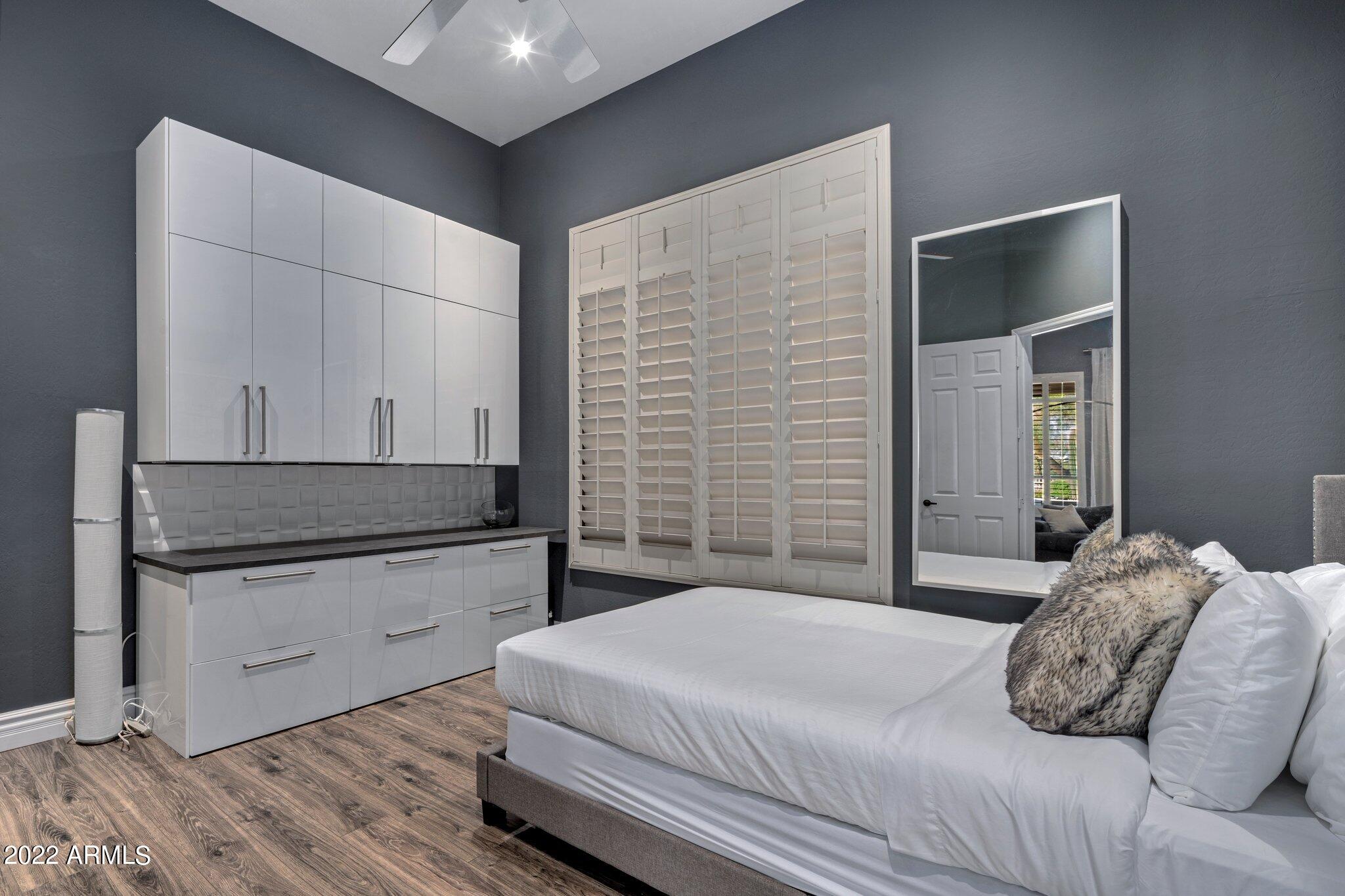 5222 East Hashknife Road Phoenix, AZ 85054 - Photo 34 of 52 Guest Room 1 with Queen