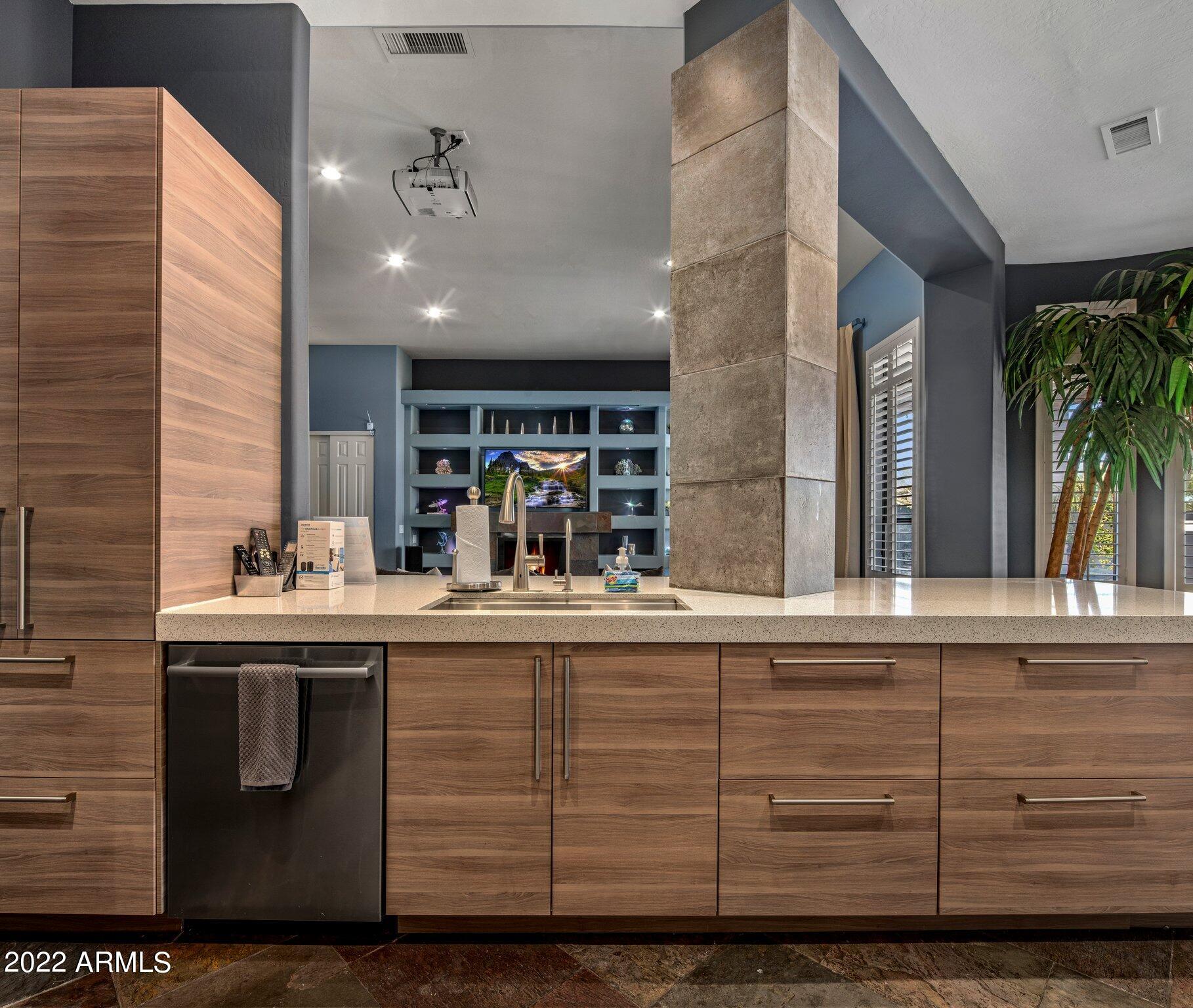 5222 East Hashknife Road Phoenix, AZ 85054 - Photo 5 of 52 Modern Kitchen