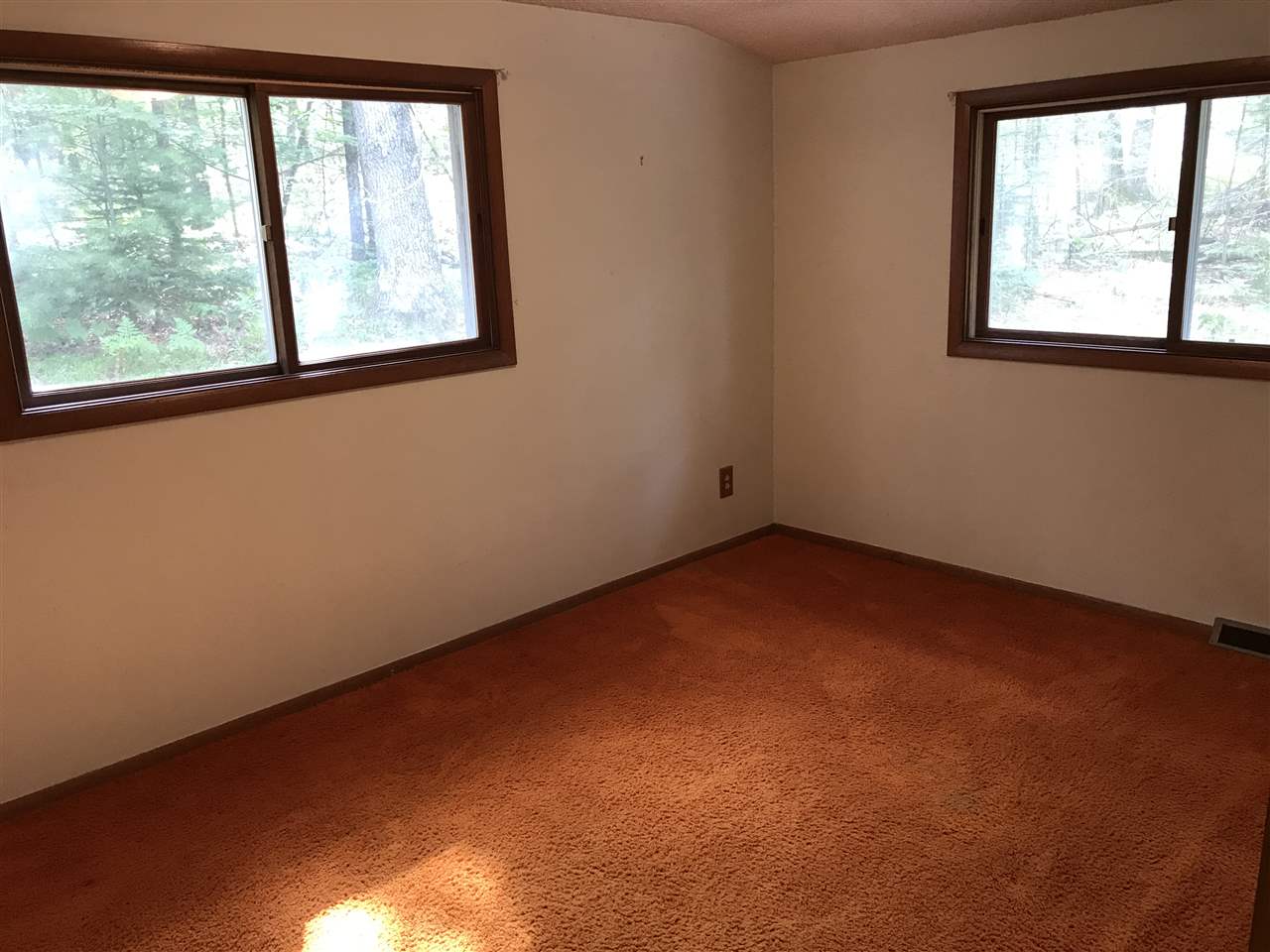 1049 Rennie Lake Road Traverse City, MI 49696 - Photo 9 of 12 1837362-8.JPG