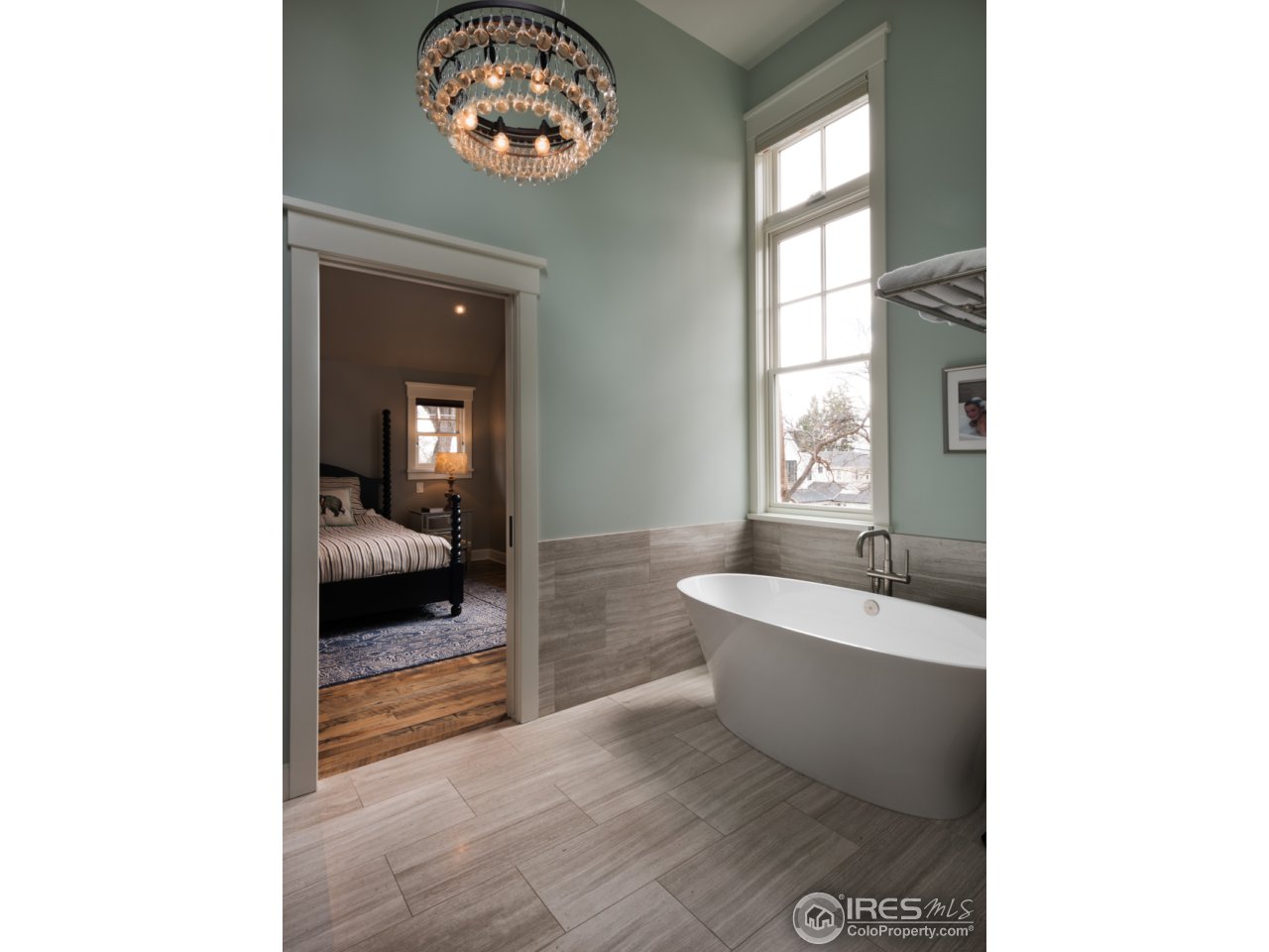 815 Forest Avenue Boulder, CO 80304 - Photo 18 of 34 Master Bath-Tub