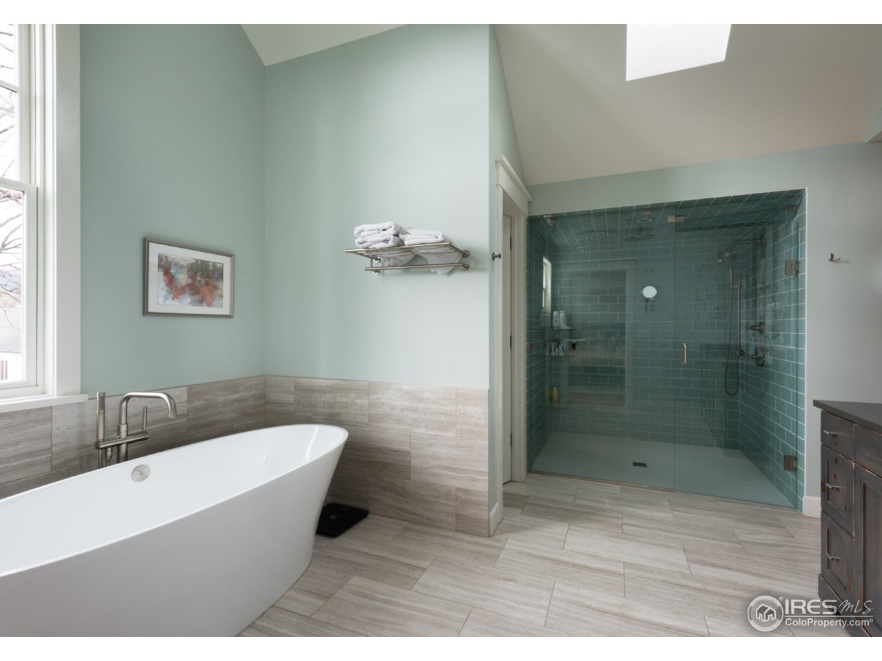 815 Forest Avenue Boulder, CO 80304 - Photo 19 of 34 Master Bath-Tub 2